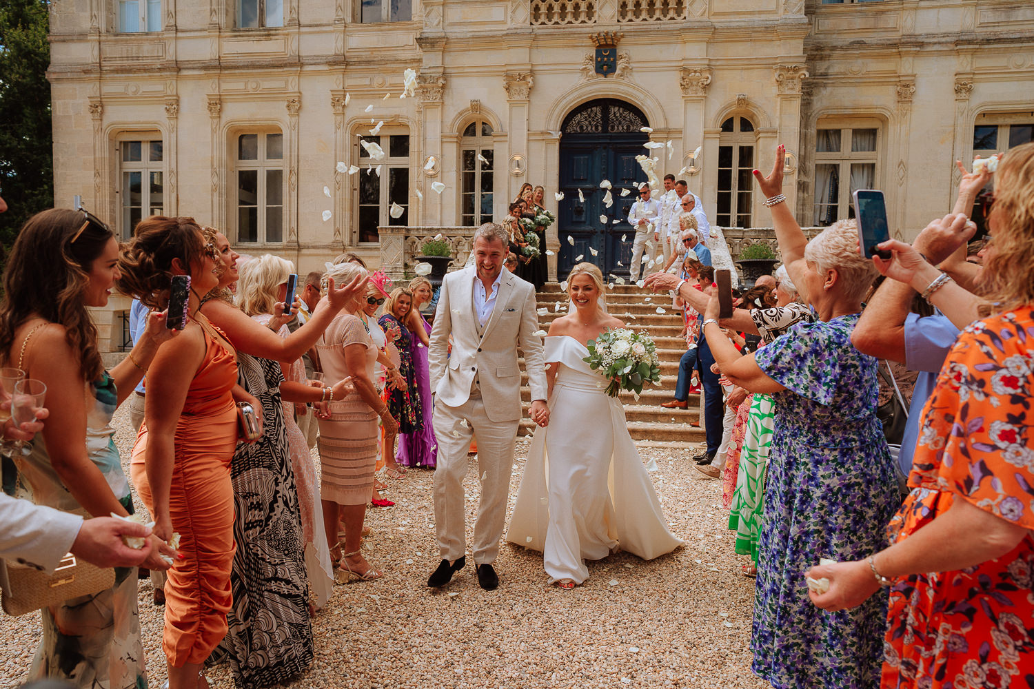 WEDDING PHOTOGRAPHY CHATEAU DE LA VALOUZE BORDEAUX FRANCE 010 WEDDING PHOTOGRAPHY CHATEAU DE LA VALOUZE BORDEAUX FRANCE 010